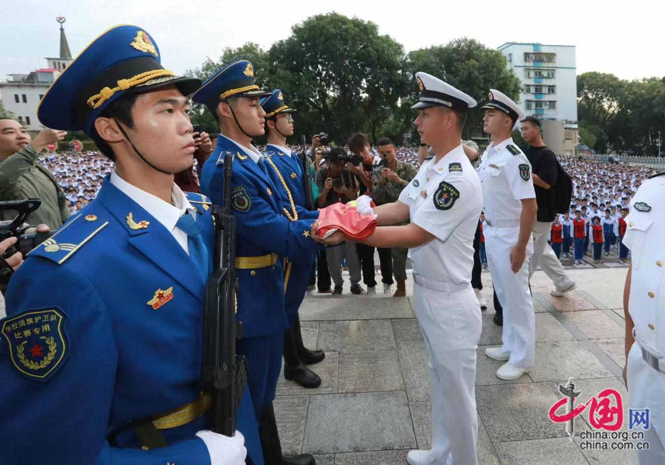 南部戰區海軍：軍地“一盤棋”共繪教育“同心圓”(圖2)
