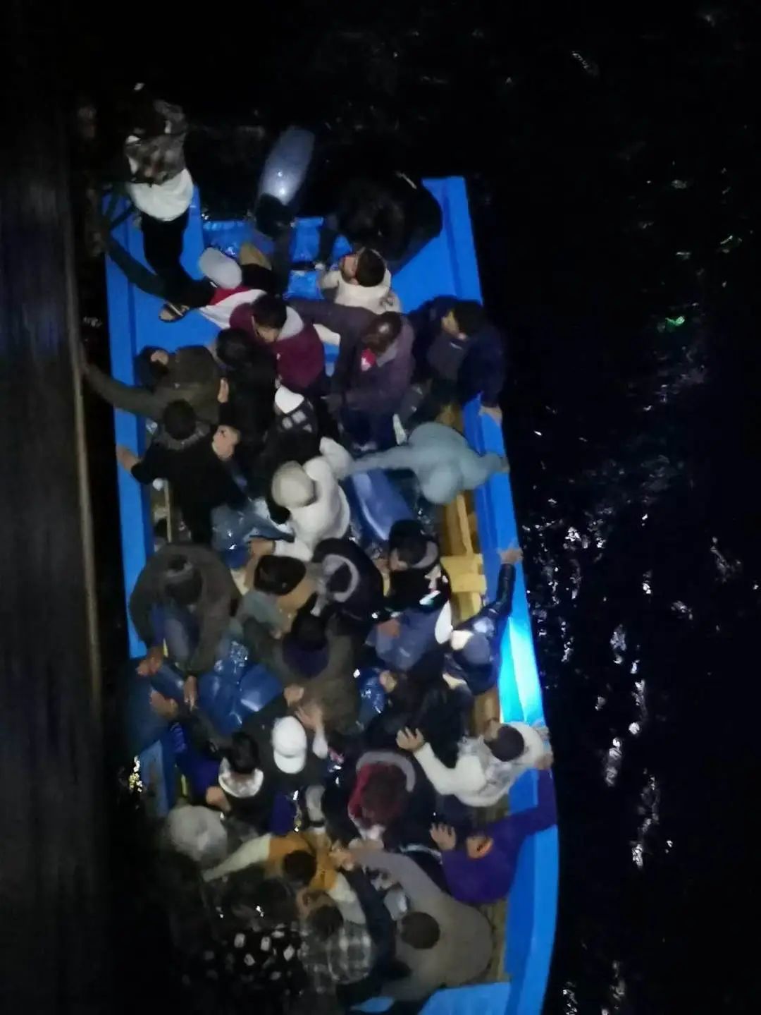 Kaiyun：加艦公然挑釁穿越臺海美援以炸彈加劇沖突全球目光聚焦！(圖1)